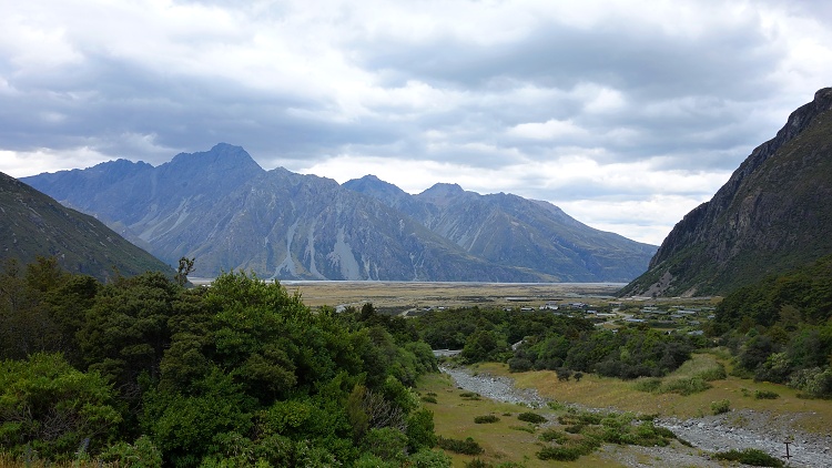 There are many ways how to save money for travelling and how to travel on a budget (Aoraki/Mount Cook National Park, New Zealand)