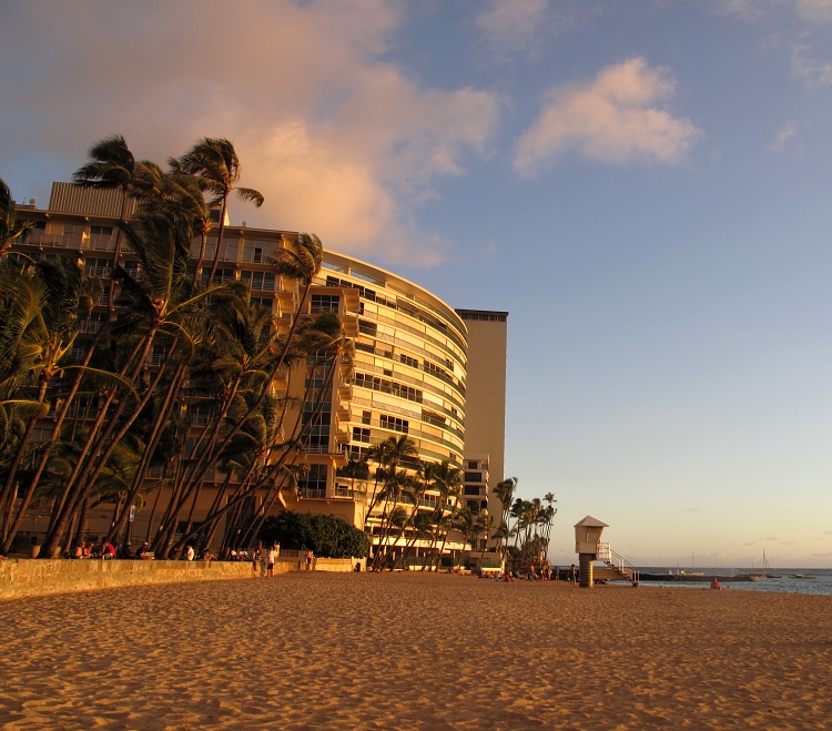 Staying on the a beach is always a good idea (Honolulu, Oahu, Hawaii)