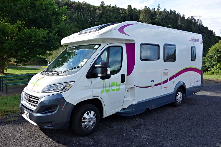 Driving a motorhome is so convenient (four-berth Jucy Casa)